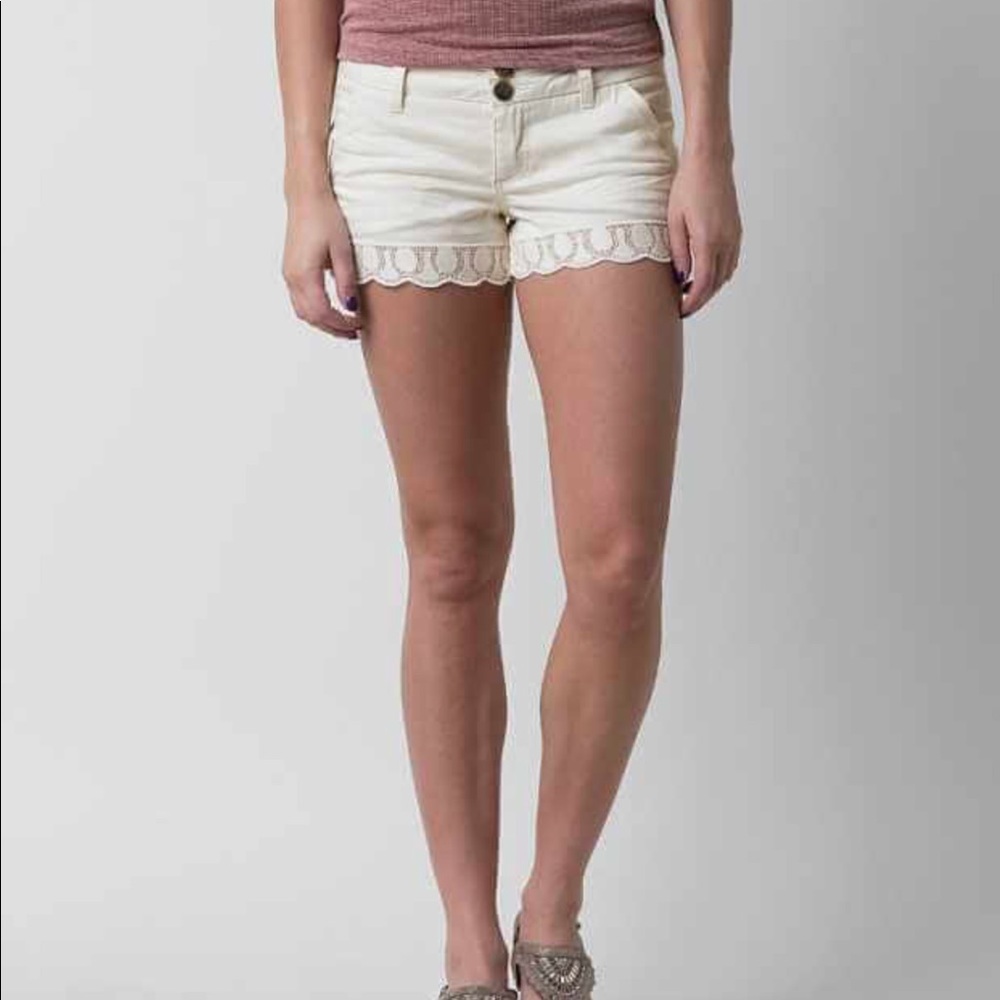 💕JUST ADDED💕 BKE Vanilla Color Shorts